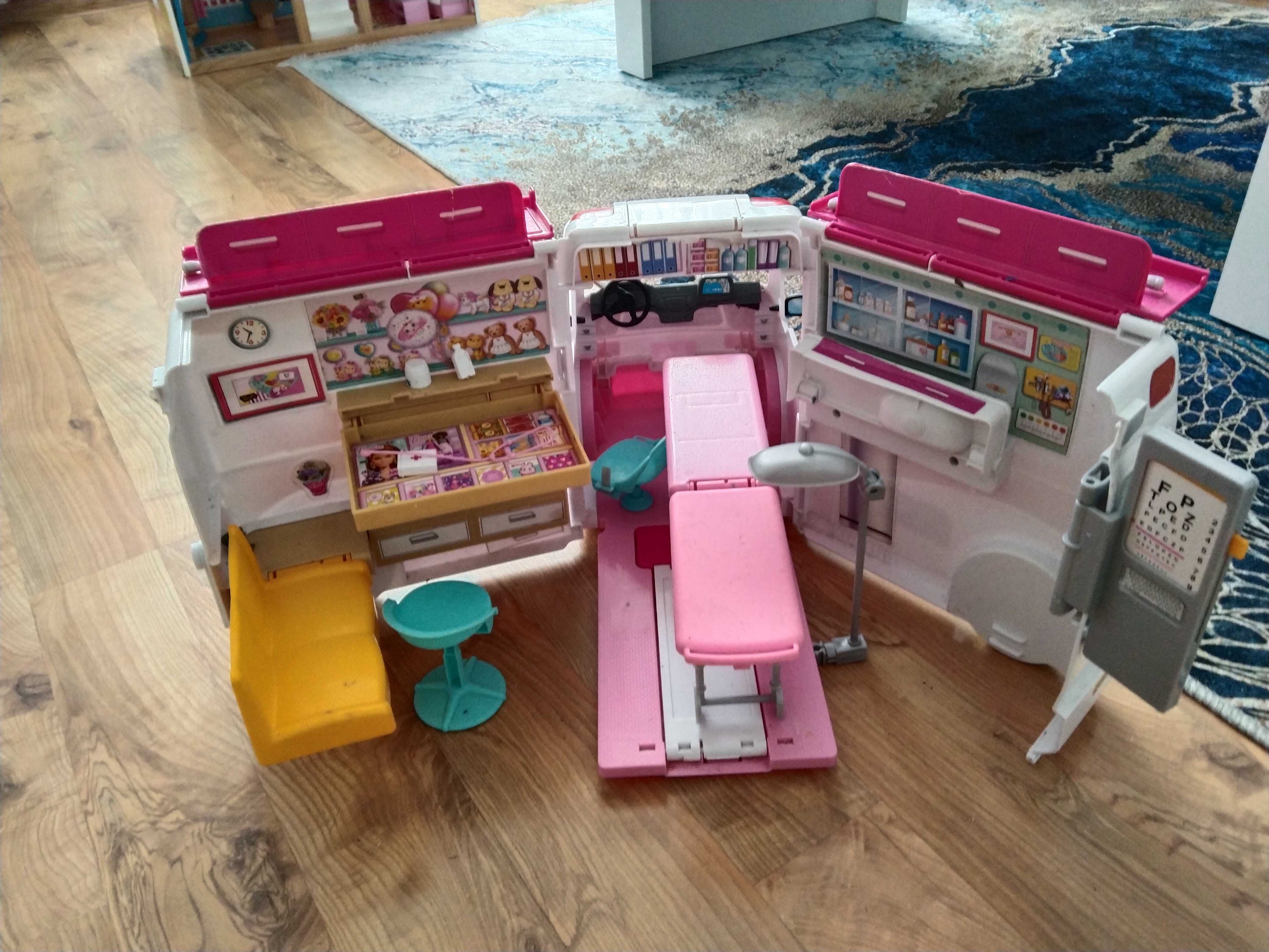 Sprzedam karetkę mobilna Mattel dla Barbie