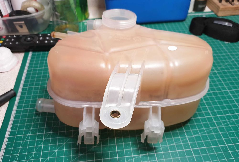 Vaso de Expansão - Controlo ventilação - Pala de sol - Punhos Moto