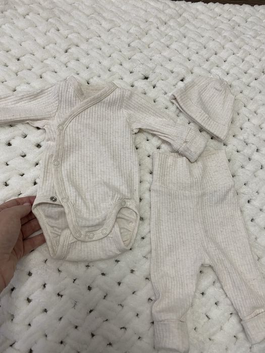 Продам нові речі для новонародженої дівчинки