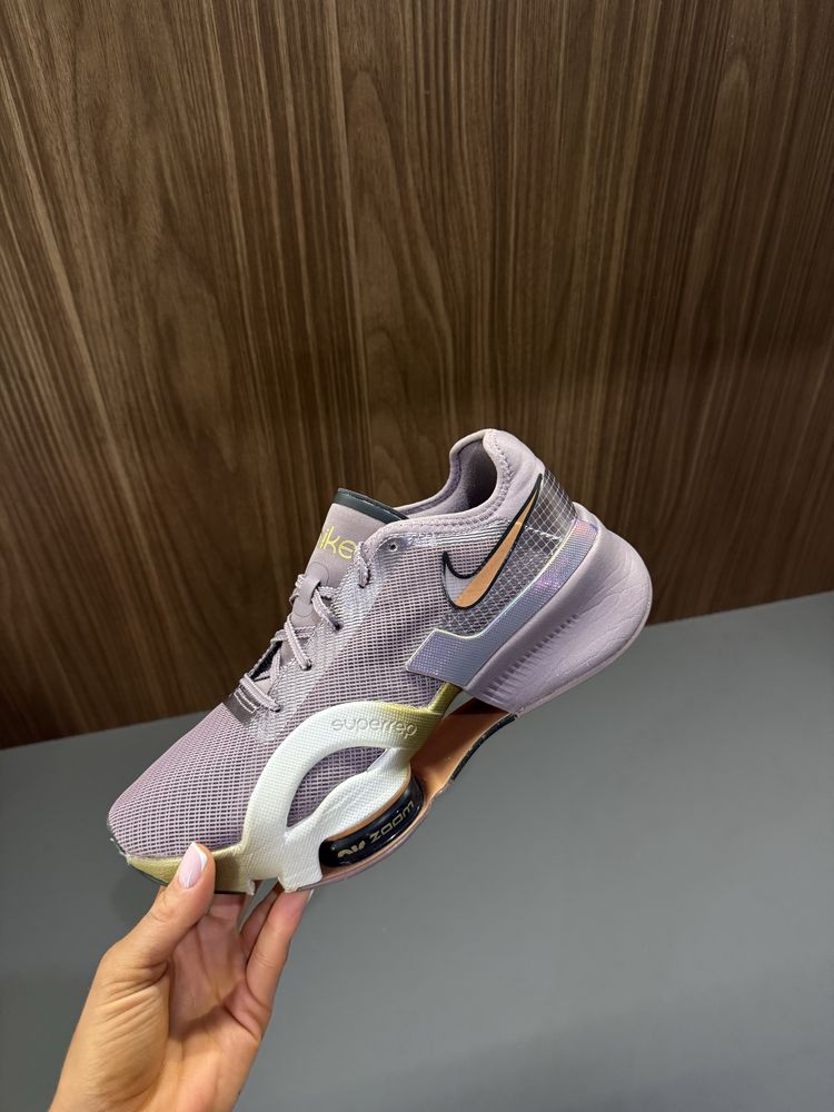 Жіночі кросівки Nike Air Zoom Superrep jordan trevis scott under amour