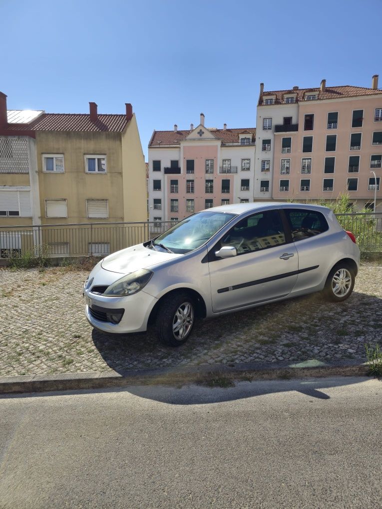 Renault Clio 1.2 gasolina 5 Lugares 2006