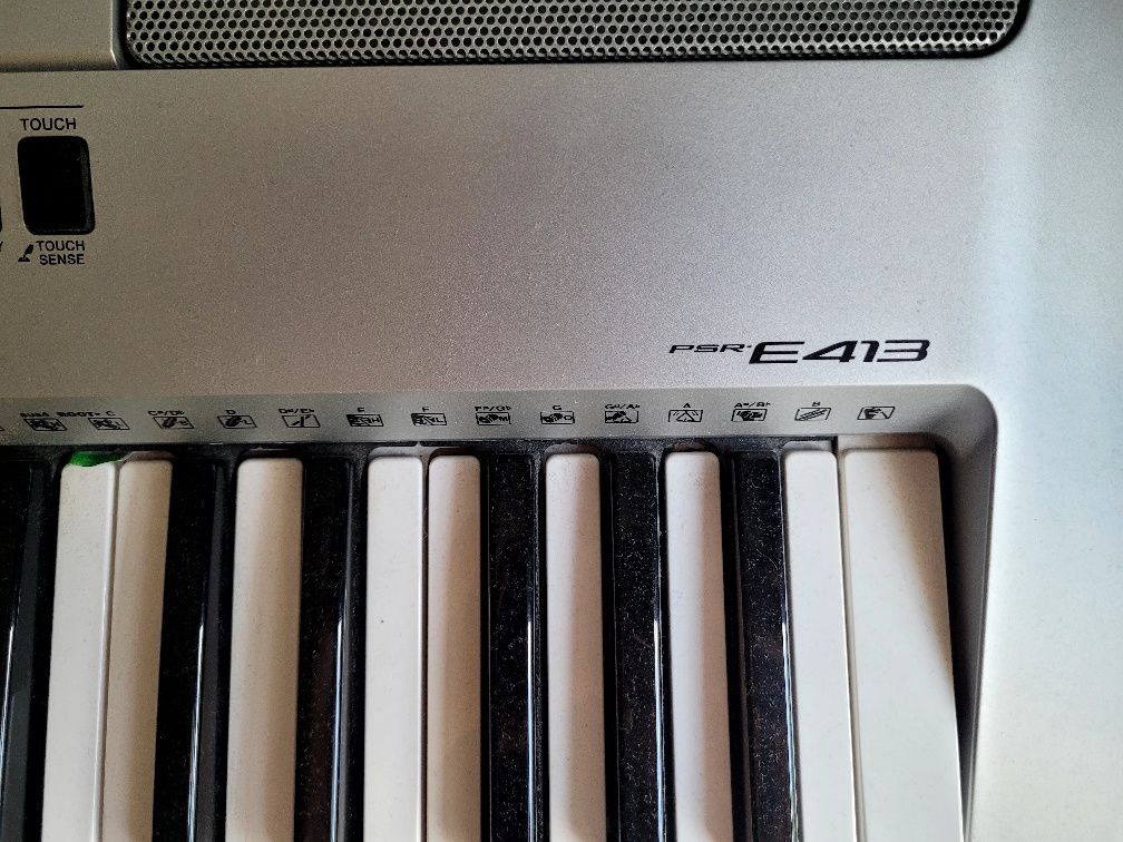 Keyboard YAMAHA PSR E413