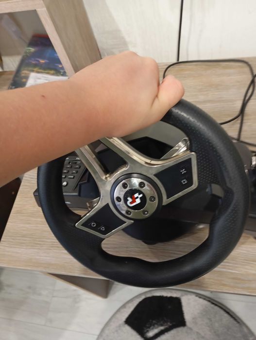 Ігровий руль з свектальною коробкою передач
