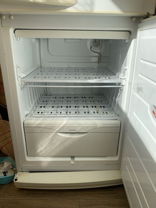 Холодильник, працює тільки морозилка