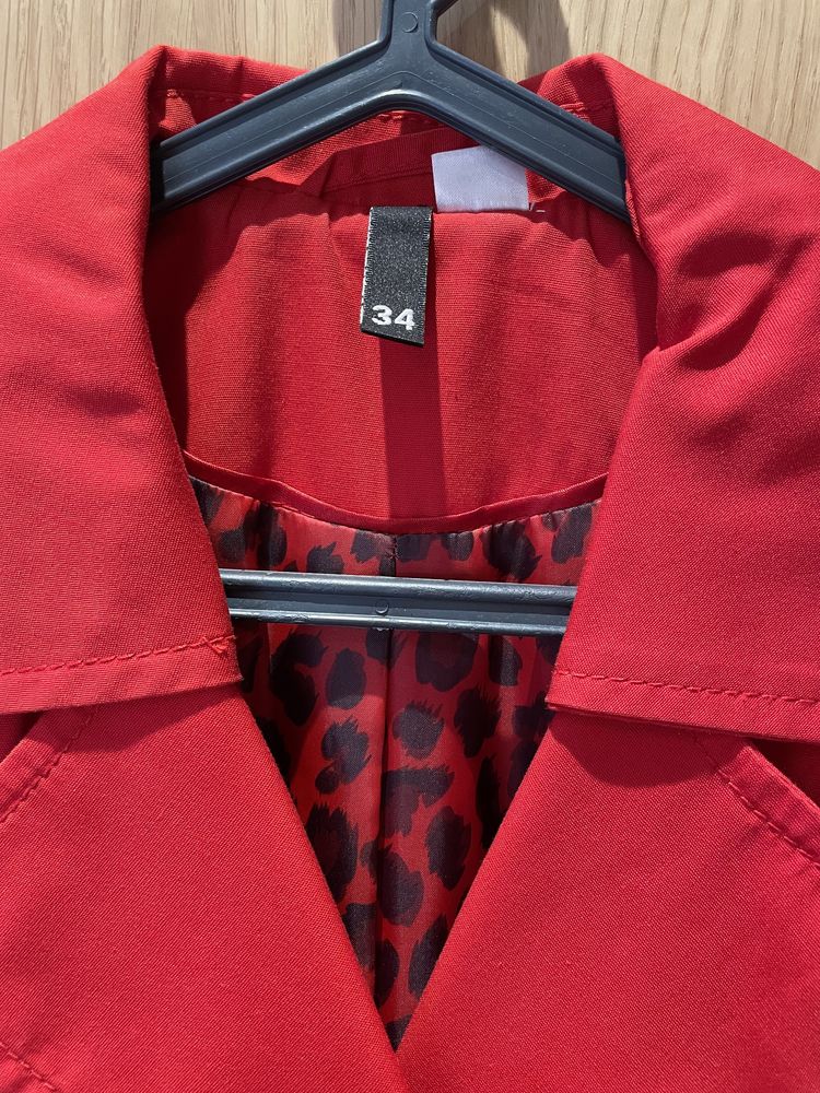 Gabardine/trench vermelha