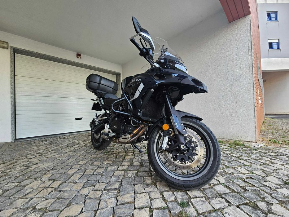 Benelli TRK 502 ABS de 2023 com 9.265 kms, garantia até Fevereiro 2026