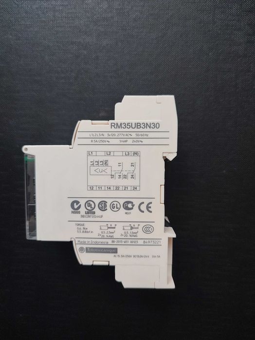 Реле напруги (реле напряжения) Schneider RM35