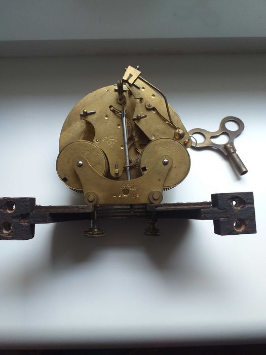 Unikatowy mechanizm zegara kominkowego Lenzkirch data 21 maj 1876 rok
