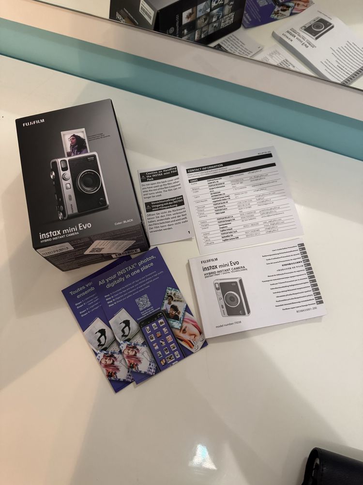 Камера миттєвого друку FUJIFILM INSTAX MINI EVO
