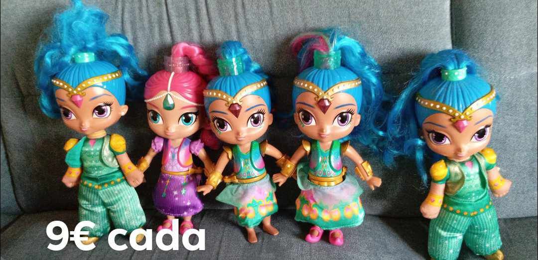 Várias bonecas, Barbie.