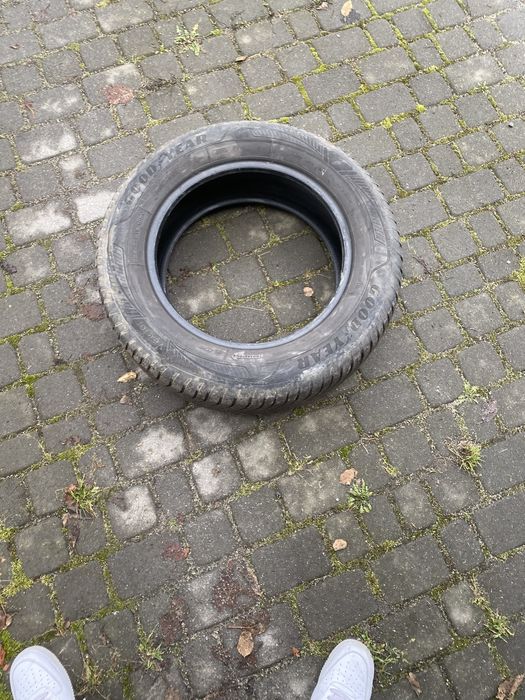 Goodyear 225 / 65 R 17 wielosezon