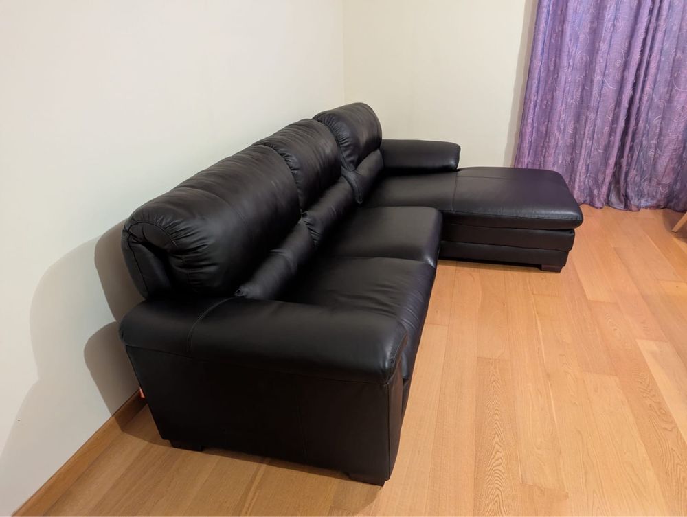 Sofa em pele genuina da Aquinos