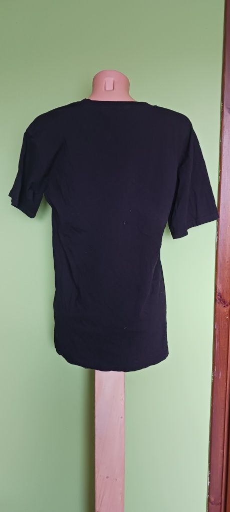 Czarny tshirt z białym nadrukiem Fruit of the Loom rozm.M
