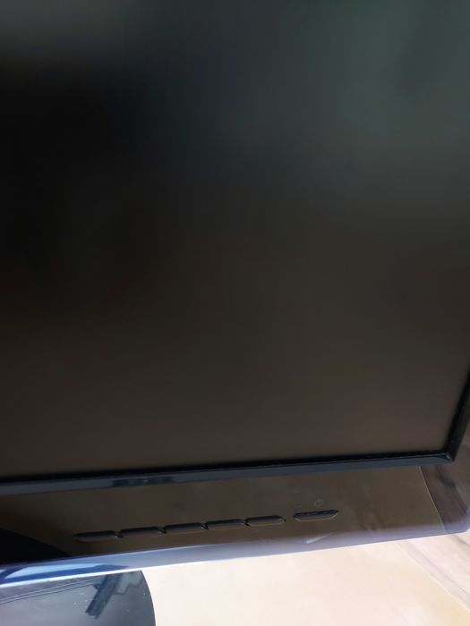 Monitor LG komputerowy wyrazisty obraz dynamiczny kontrast kabel zasil