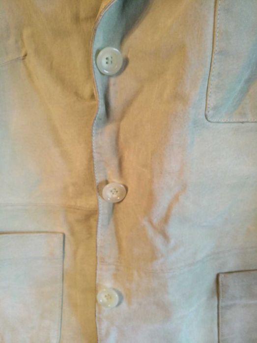 Пиджак кожаный очень красивого цвета зелёного яблока