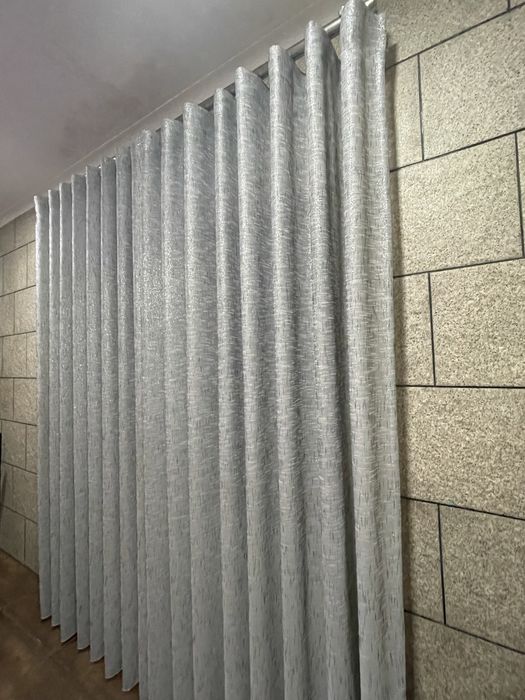 Conjunto de 2 cortinas iguais