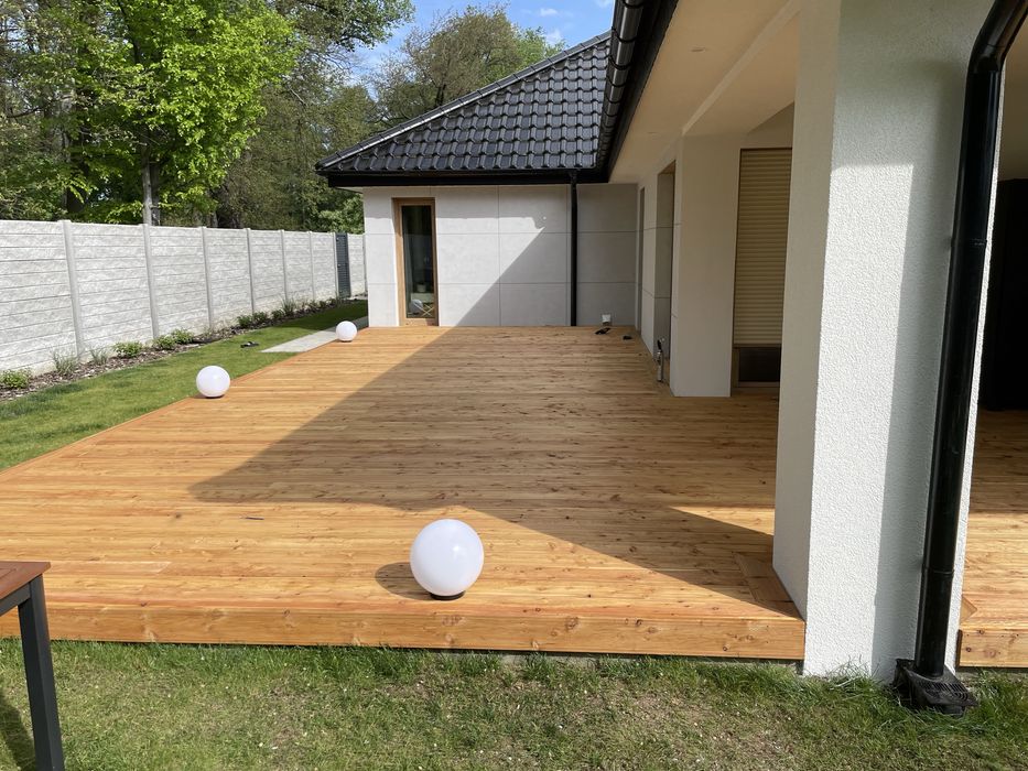 Tarasy drewniane modrzew