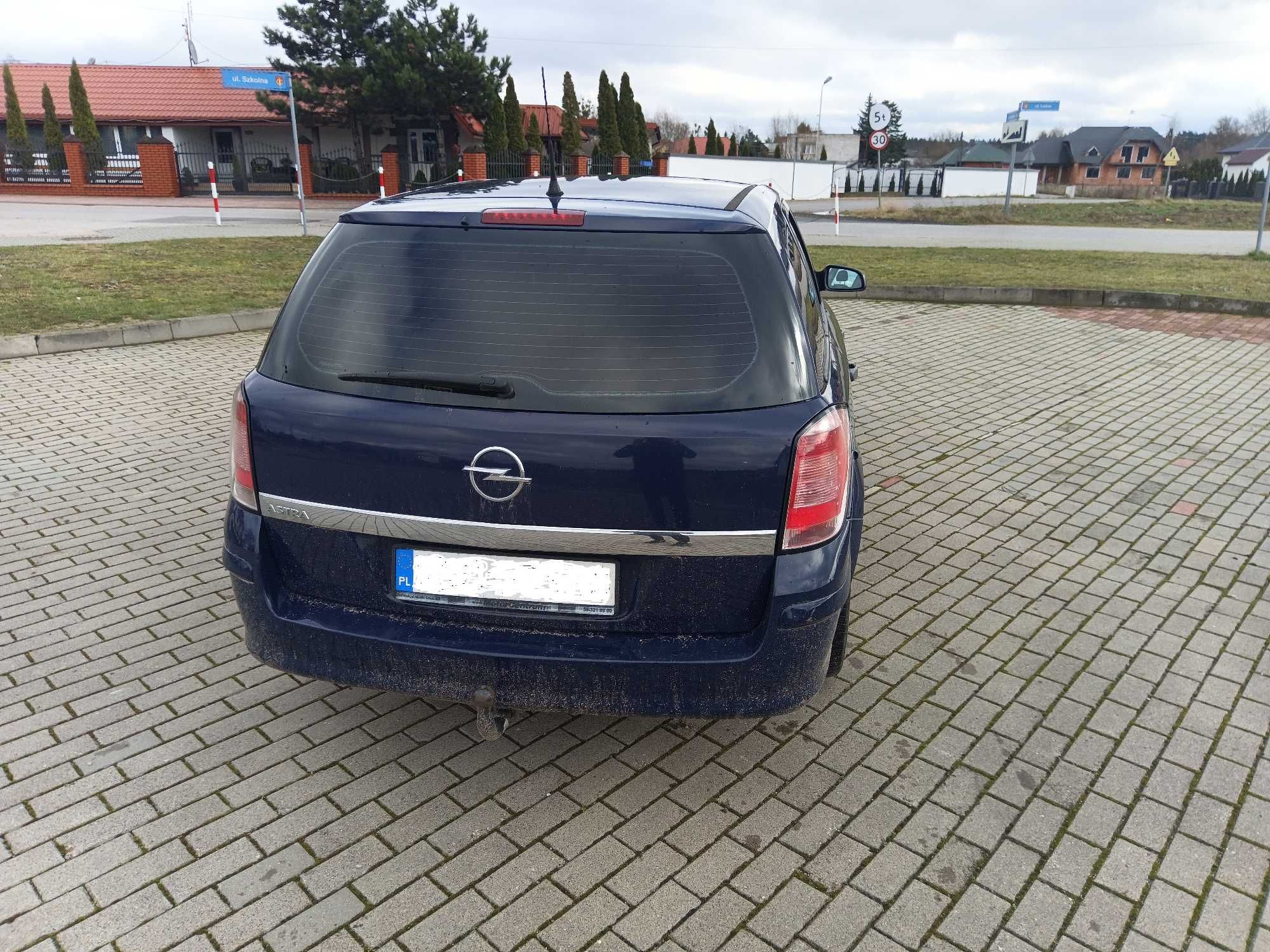 Opel Astra H kombi 1,6 2011 rok