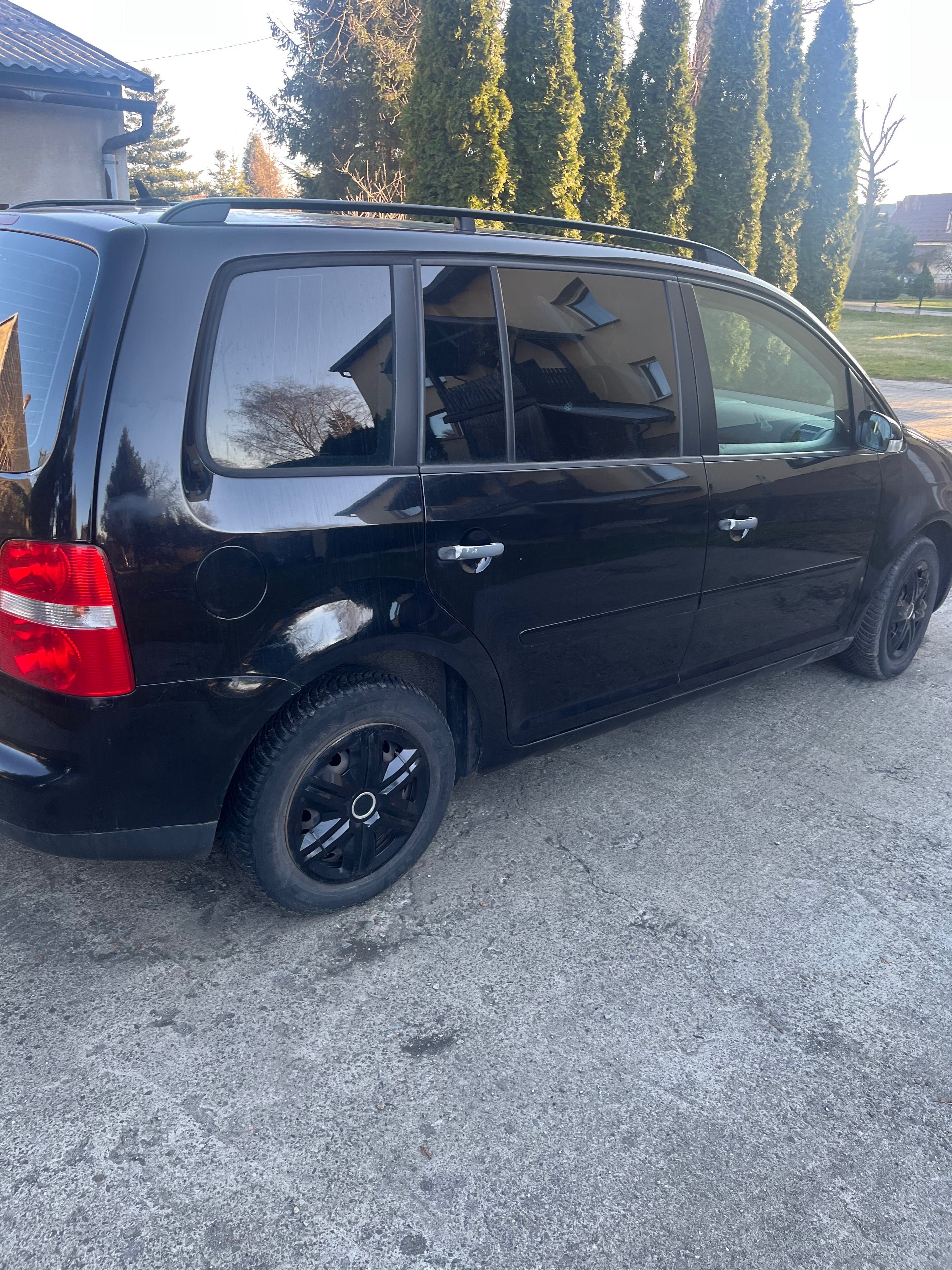 VW Touran 1.9 Tdi DSG 2005r wersja HIGH  LINE Uszkodzony