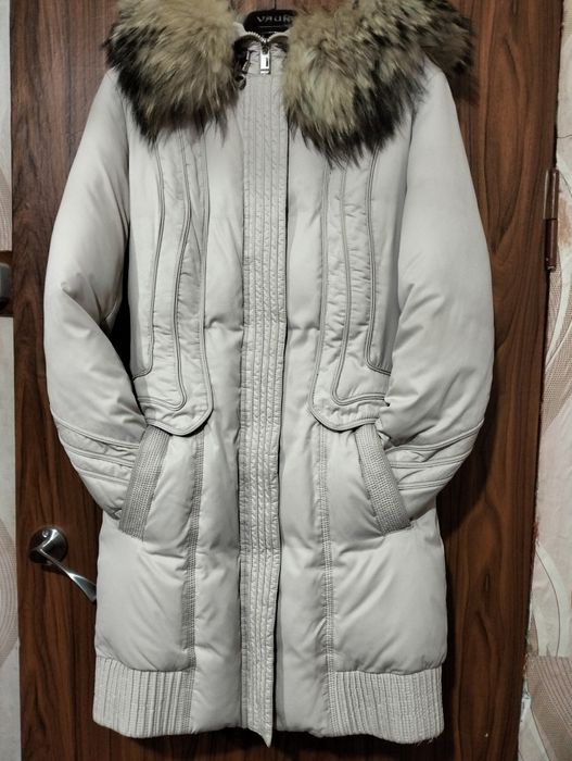Пуховик зимовий з капюшоном