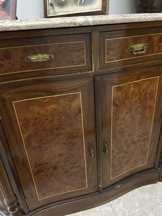 Sapateira em madeira macica