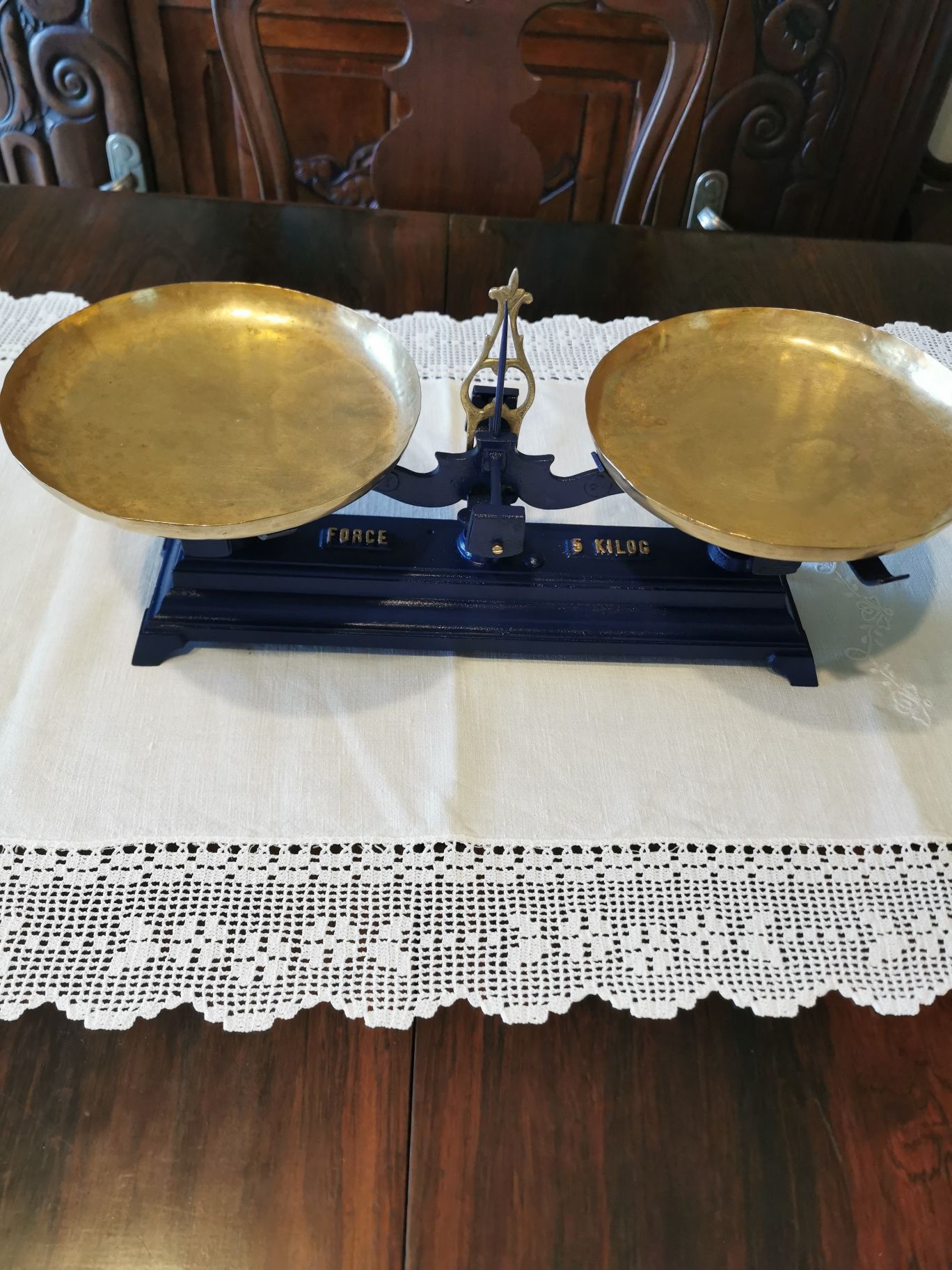 Balança antiga restaurada
