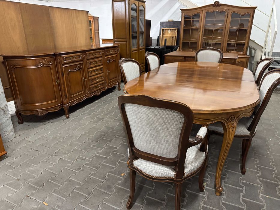 Zestaw jadalniany komoda okrągły stół sześć krzeseł stół rozkładany