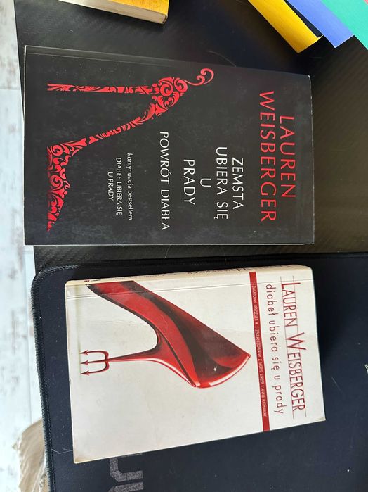 Dwa tomy "Diabeł ubiera się u Prady"