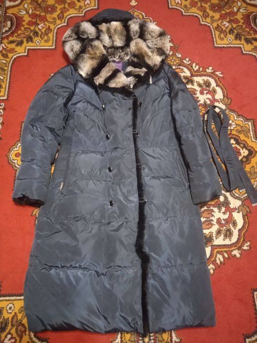 Пуховик SNOW BEAUTY  размер 40-42 (натурального пуха 80%)