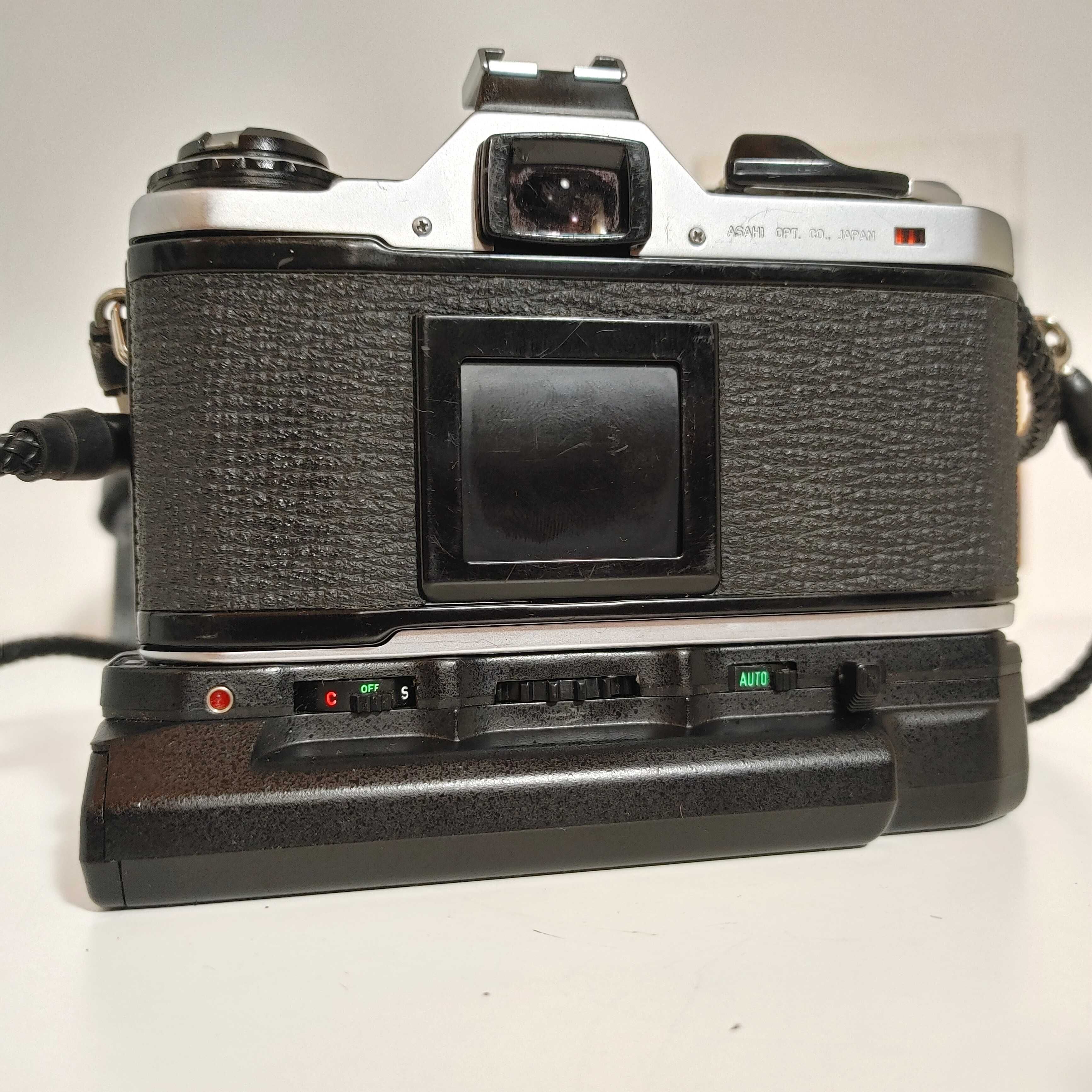 Lustrzanka PENTAX ME z  SMC Pentax-M 1:3,5  135 mm oraz Winder ME