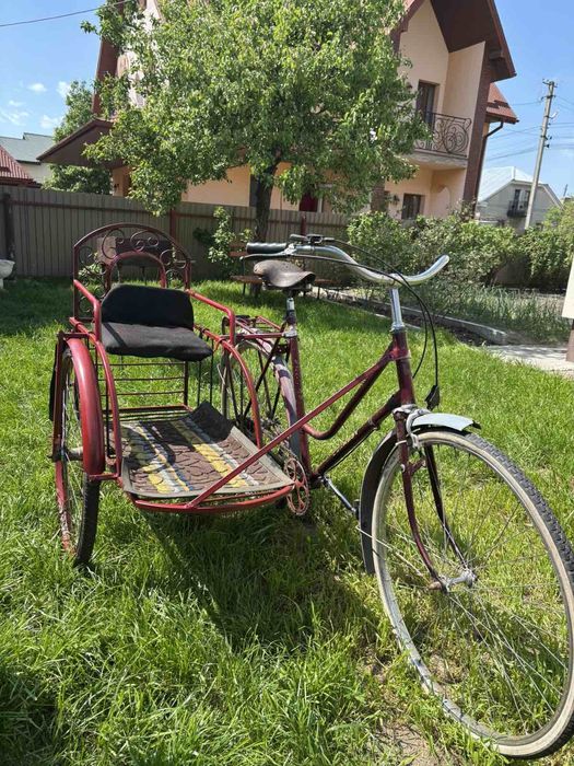 Велосипед з боковою коляскою