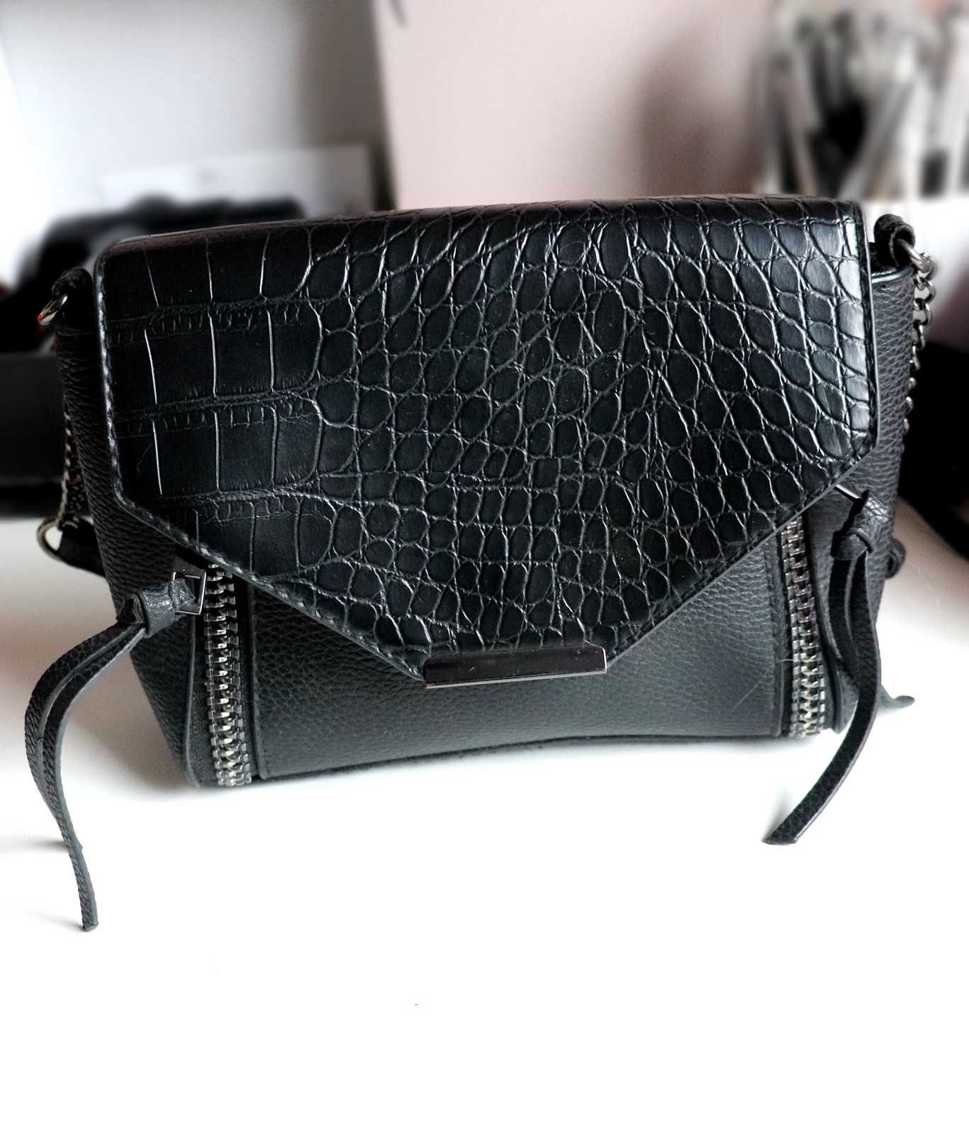 Mała, czarna, elegancka torebka wyjściowa eko skóra krokodyl goth alt