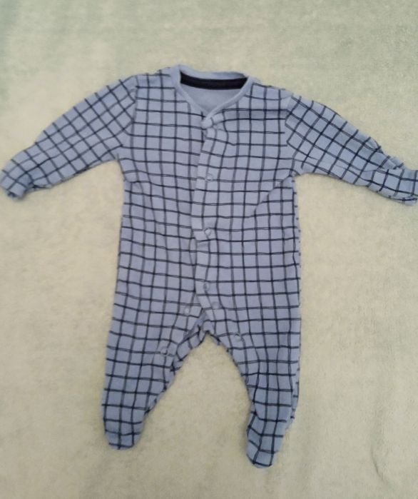 Pajac w krateczke Primark 44 50 56 piżamka pajacyk w kratę dla chłopca