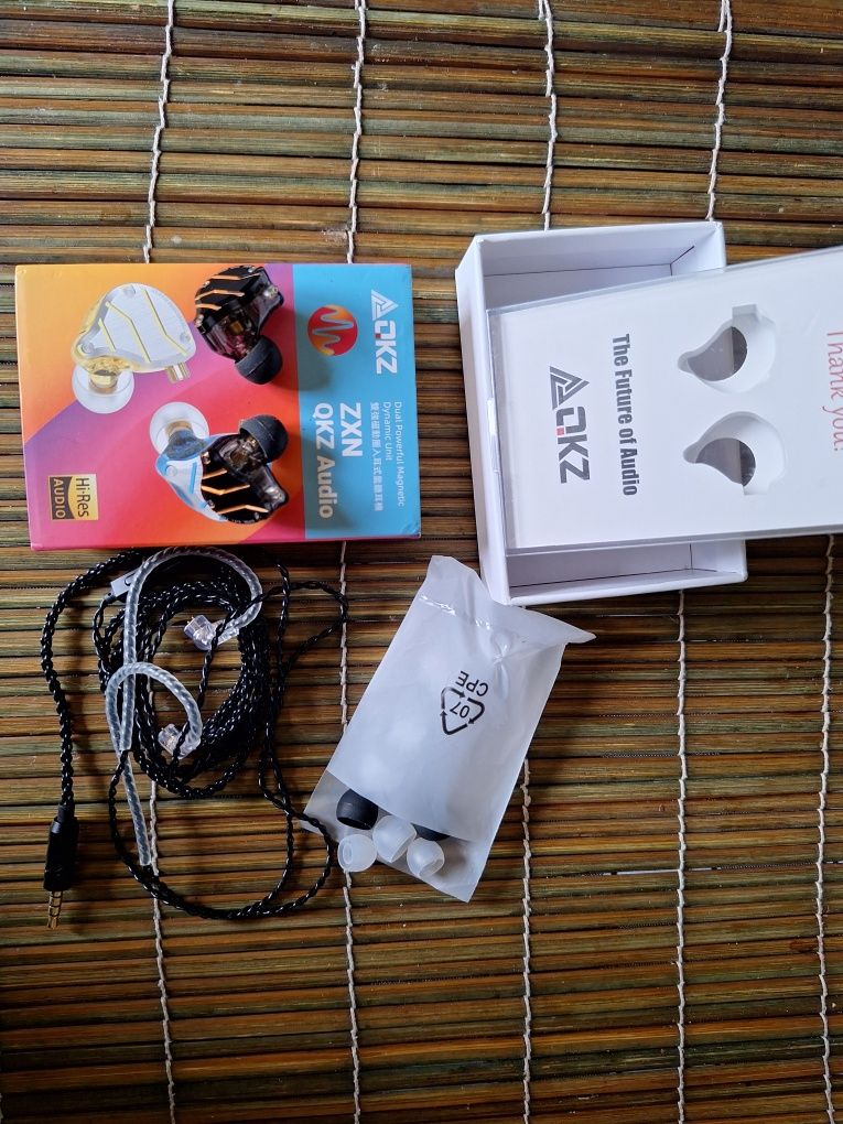 Phones/ Inears profissionais. Oferta de bolsa. QKZ ZXN ZS10 PRO
