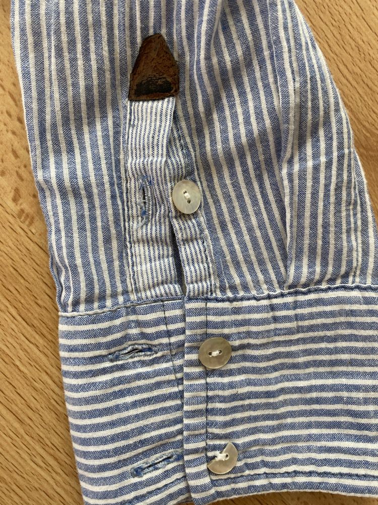 camisa às riscas