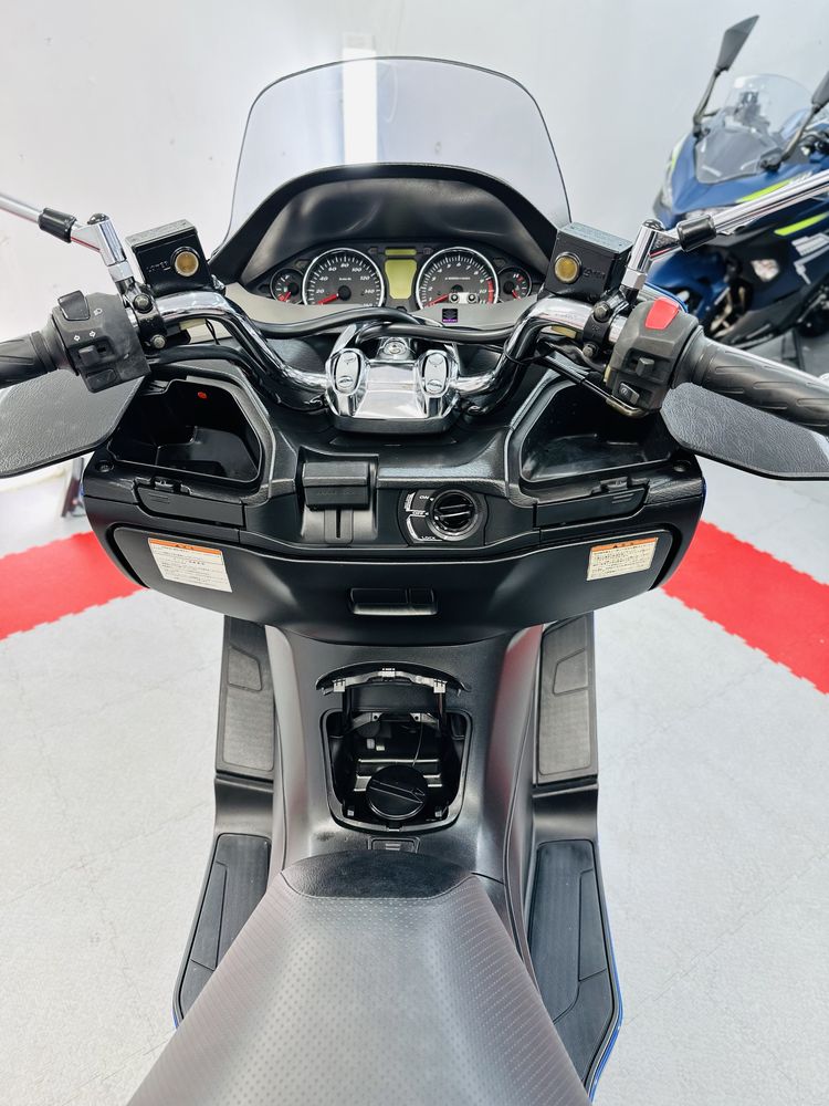 скутер Suzuki Skywave Type S 250 в ідеальному стані тільки з Японії