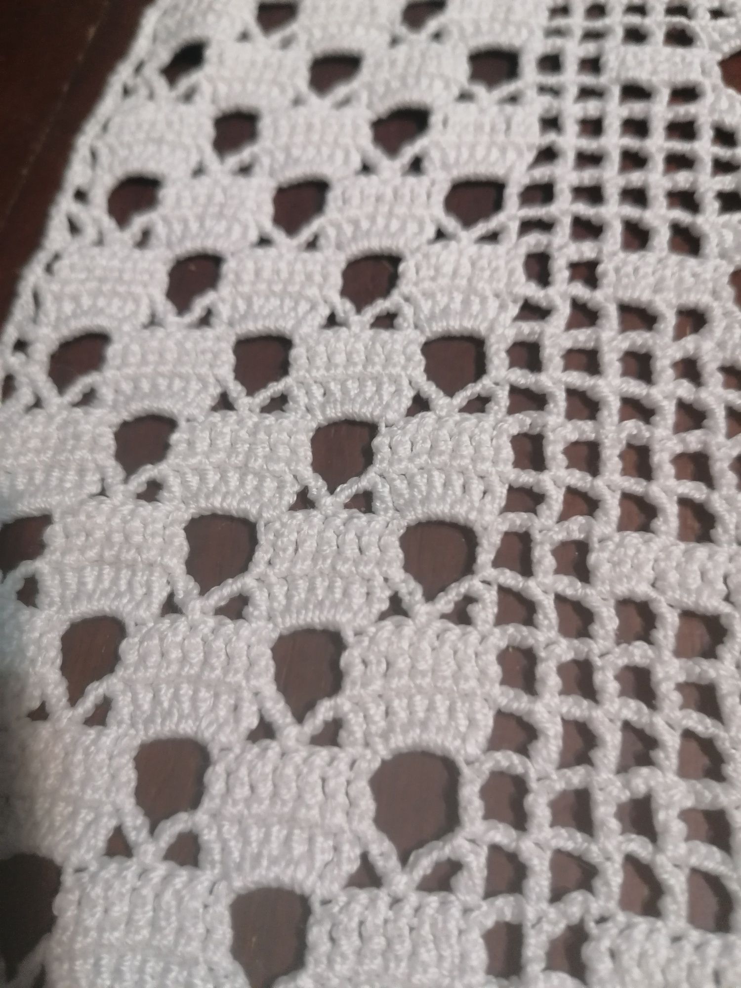 Conjunto de 3 naprons em renda feita á mão 

Dimensões:
2 naprons