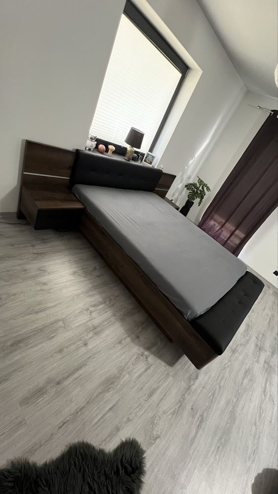 Meble do sypialni: Duża szafa 270 cm i łóżko 160x200