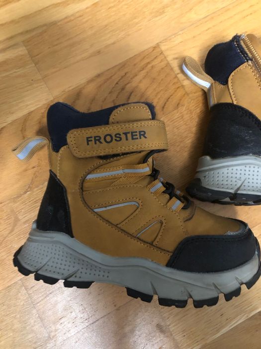 Mało używane buciki dziecięce zimowe rozmiar 27