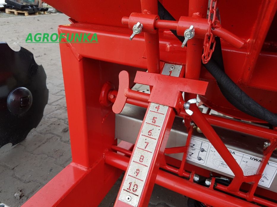 Rozsiewacz Nawozu 600/800/1200 L Altro Dostawa do Klienta