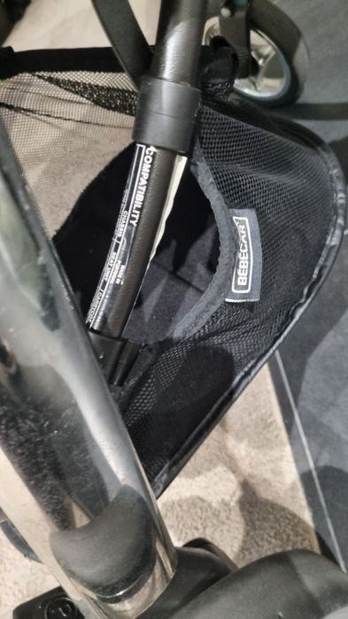 Carrinho de passeio e alcofa