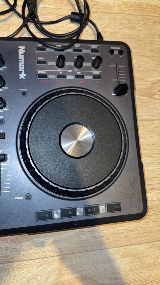 kontroler DJ numark mixtrack one