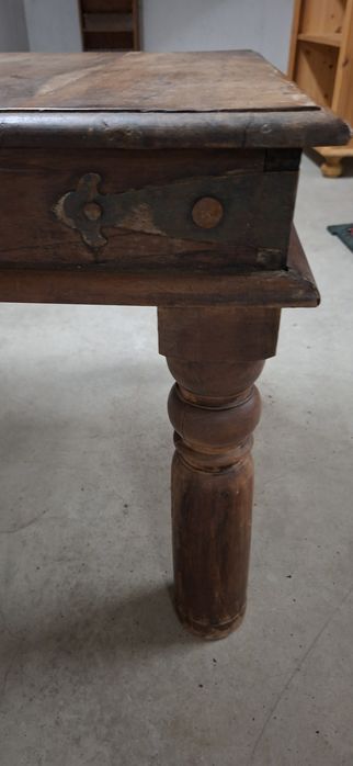 Stolik kawowy kolonialny