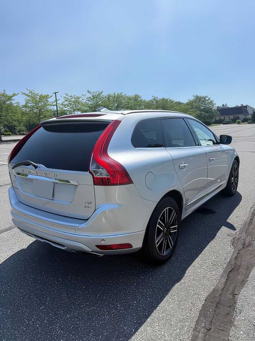 Volvo XC60      2017
