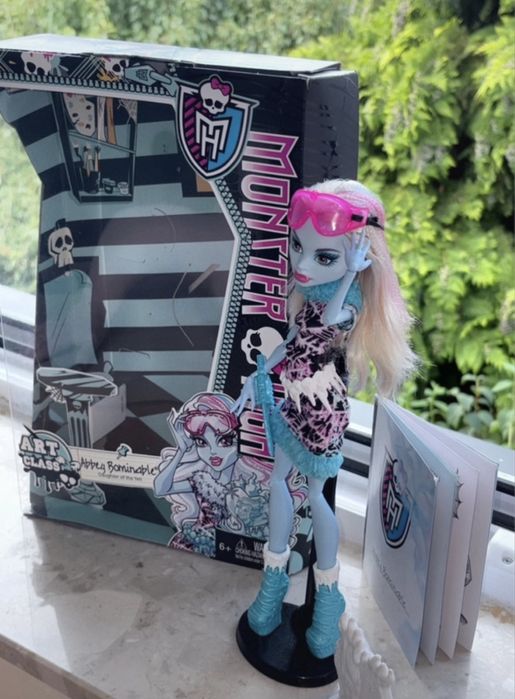 Monster High - Abbey Bominable "Art Class" 2012