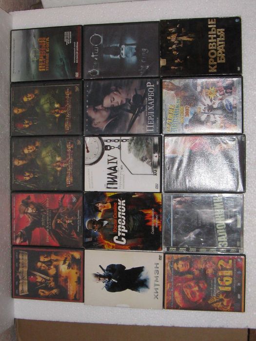 компакт диски с фильмами и мультфильмами + органайзер (одним лотом)