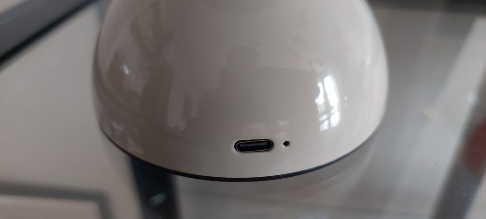 Nowa Lampa stołowa akumulatorowa na taras balkon metalowa kremowa