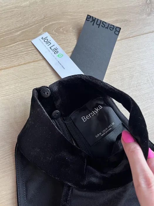 Bershka viral gorsetowa sukienka czarna krótka  aksamit tiulowa sexy M