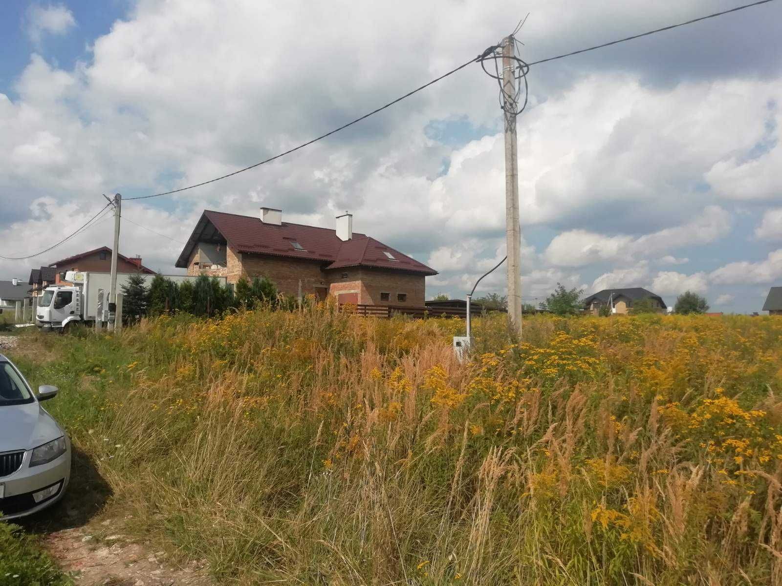 Продам земельну ділянку в с. Наварія