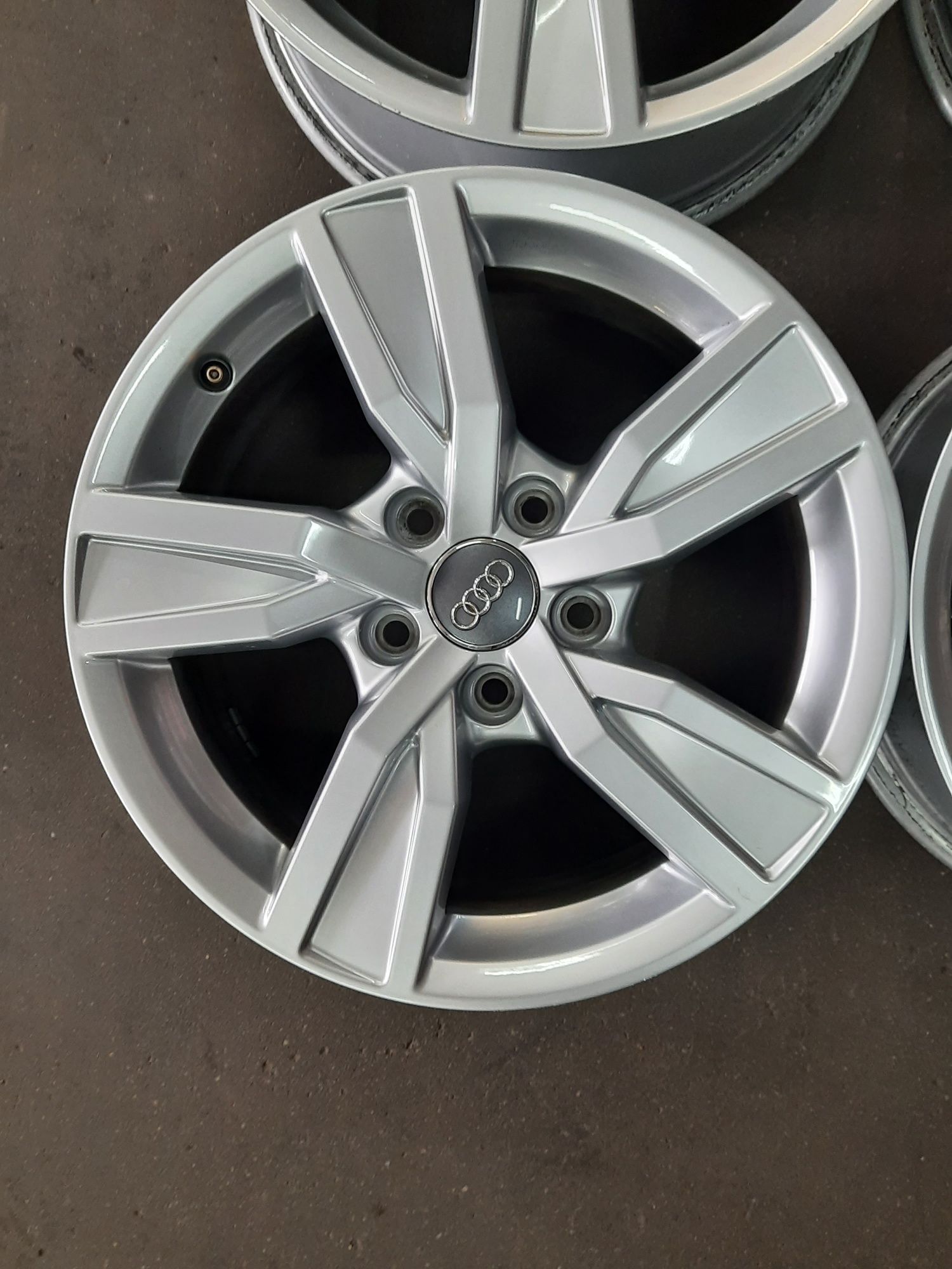 (0111) Felgi 16" 5x112 ET 35 7j - Audi